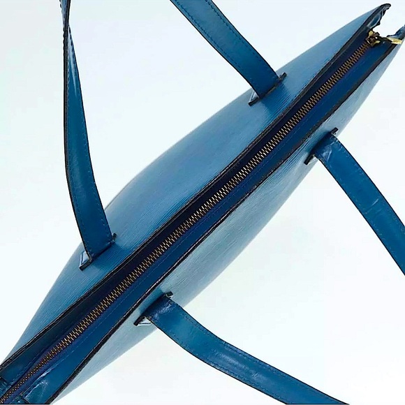 Auth Louis Vuitton Blue Epi Tote, gently loved in Good condition 😍🇫🇷 Final
price - Picture 6 of 17